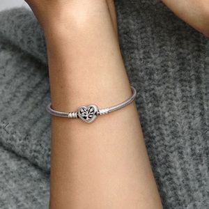 Pandora Moments Family Tree Heart Clasp Snake Chain Bracelet